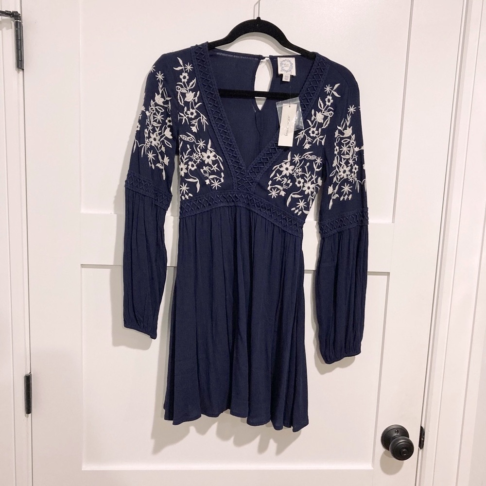 Francesca's Collection IRINE EMBROIDERED SHIXXS NWT blue long sleeve boho dress - Picture 3 of 7